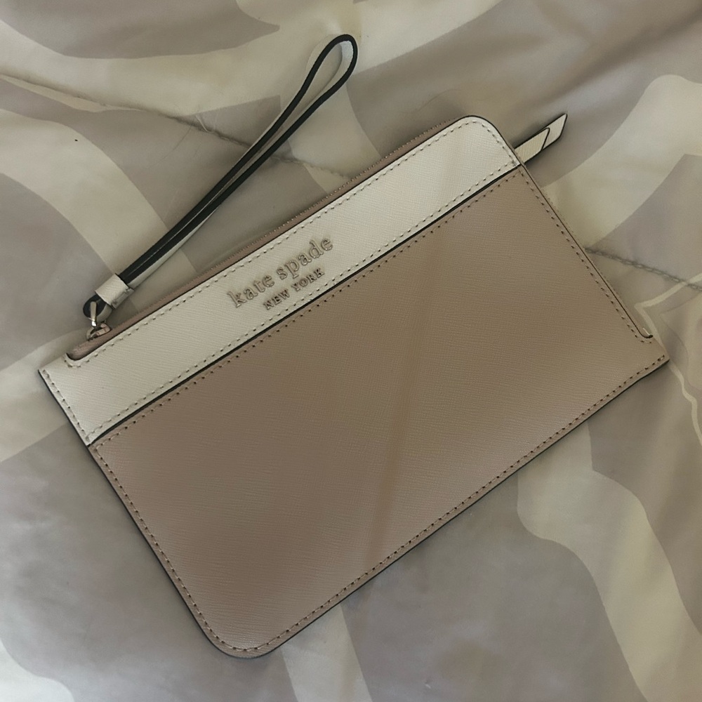 Kate Spade Tan and White Clutch Wristlet Wallet